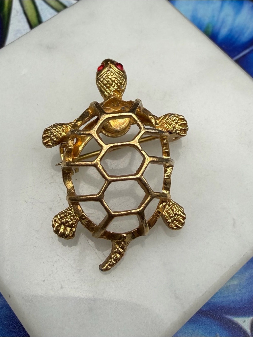 Vintage Gerry’s Turtle Brooch Pin #410 gold tone red eyes